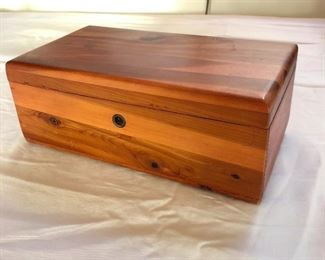 Lane miniature cedar chest