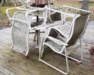Outside Patio Furniture Great Shape just needs some scrubbing