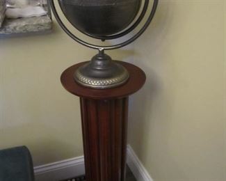 DECOR GLOBE AND PEDESTAL