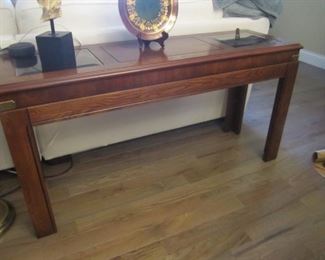 SOFA TABLE