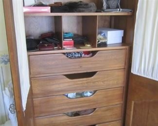 ARMOIRE
