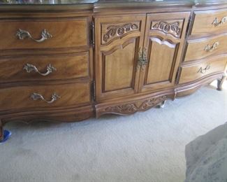 DRESSER WITH MIRROR