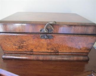 JEWELRY CASE