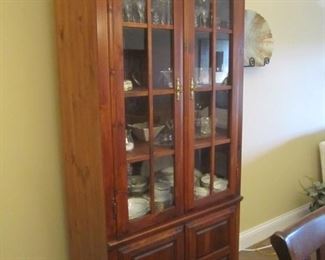 CHINA HUTCH