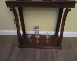 CONSOLE TABLE