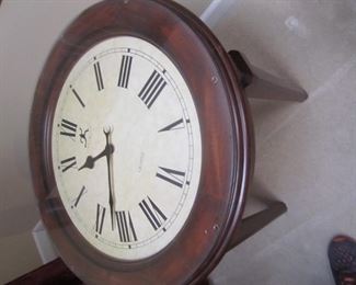 CLOCK TABLE