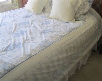 QUEEN SIZE LIKE NEW SLEEP NUMBER