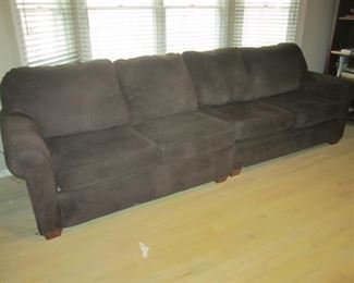 BROWN SECTIONAL WITH 2 SIDE CHAIRS AND OTTOMAN