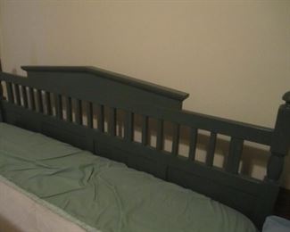 QUEEN SIZE HEAD AND FOOT BOARD