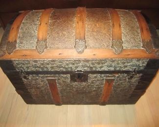 CAMEL BACK TRUNK