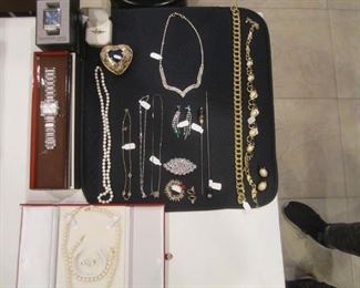 SOME STERLING AND 14 KT JEWELRY