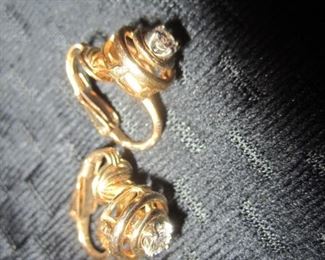 14 KT DIAMOND EARRINGS