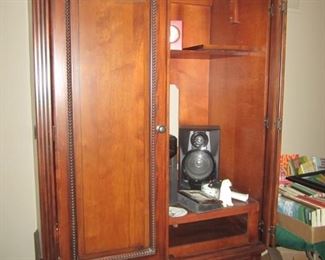 NICE ENTERTAINMENT CENTER
