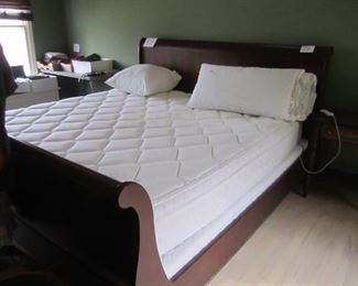 SLIGH BED AND KING SLEEP NUMBER