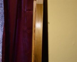 Hand made by Dr. George Richard Buchanan, who also published a book on the making of fine dulcimers, This is a fine example of his work, a Tear Drop Dulcimer made of poplar.