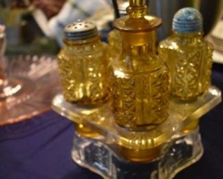 Beautiful Amber Castor Set