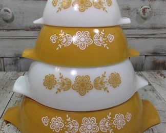 4 vintage PYREX Cinderella mixing bowl set, Gold and White Butterfly