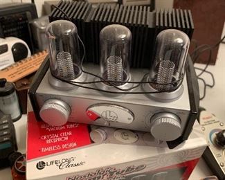Vacuum tube am/fm radio 