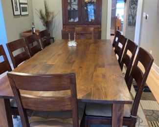 Dinning room table with 8 chairs. 