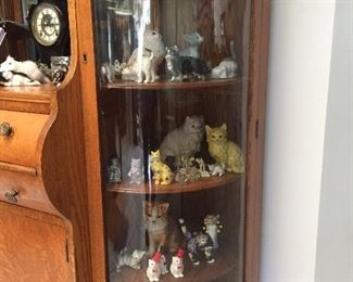 Goebel, Beleek, Lladro and much more. Cat figurines