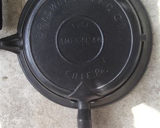 GRISWOLD Waffle maker