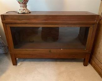 052 GlobeWernicke Single Book Case