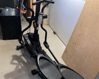 NEW BALANCE ELLIPTICAL TRAINER