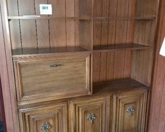 Bookcase/Entertainment Center