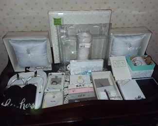 Wedding Gifts & Supplies