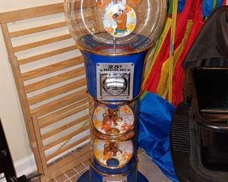 Scooby Doo plastic spiral floor gumball machine