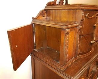 Side compartments