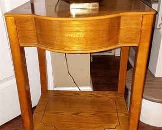 Accent table