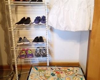 Women's shoes. (mostly size 8)
