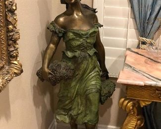 Bronze grape lady 