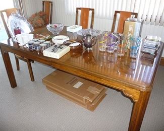 Henredon Table & Chairs