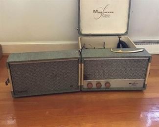 Magnavox Portable Stereo https://ctbids.com/#!/description/share/309365
