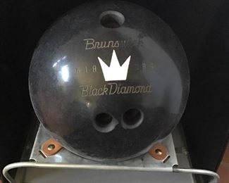Bowling Balls and Cases https://ctbids.com/#!/description/share/309366