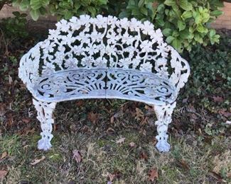 Yard Bench https://ctbids.com/#!/description/share/309368