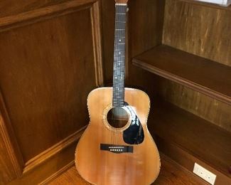 Acoustical Guitar  Yamaha FG 335 