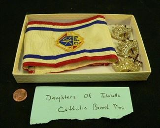 Daughters of Isabella, Catholic brooch pins