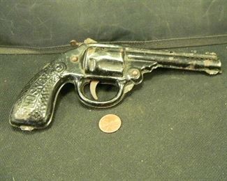 toy revolver gun