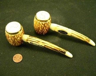 pipe salt and pepper shakers