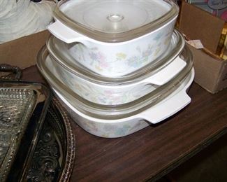 Pyrex casserole dishes