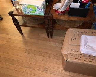 Broyhill living room Coffee table and side tables
