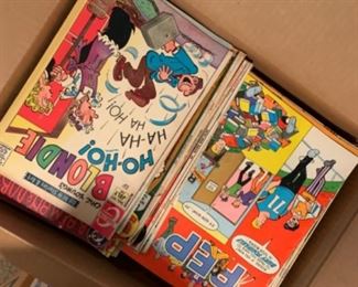 Tons of comic books please see pictures towards the end