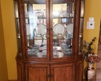 Beautiful curved glass display cabinet