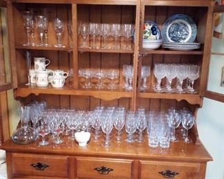 Currier & Ives dinner plates, pasta bowls, Sohn sugar bowl, Pfaltzgraff Naturewood creamer & sugar and 4 coffee mugs