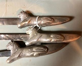Knives with lions