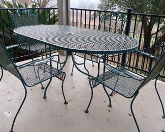 Outdoor Patio Table & 4 Chairs
