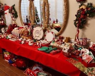 Great Christmas Items - Many are NEW w/Tags